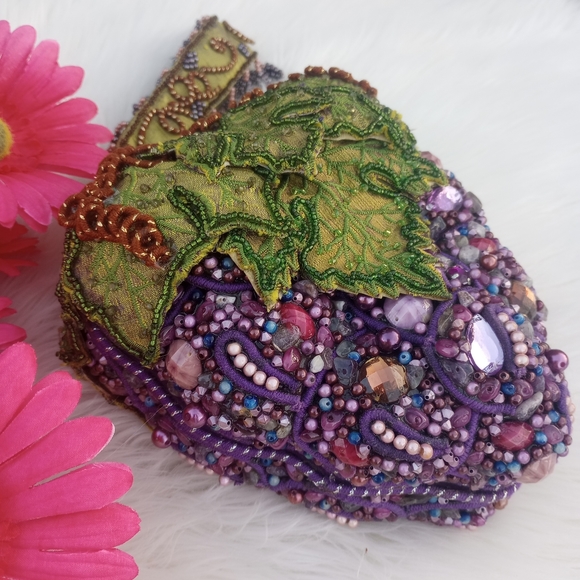 Mary Frances Purple Grapes Cluster Beaded Wristlet - Picture 2 of 16